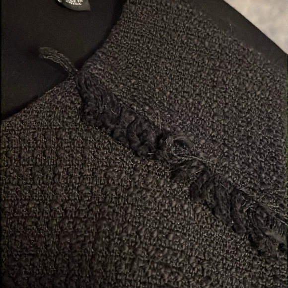 Ann Taylor textured fringe detailing sleeveless round neckline black top blouse - Picture 5 of 11